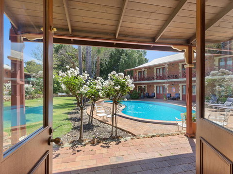 Heritage Country Motel - Stays Accommodation 4