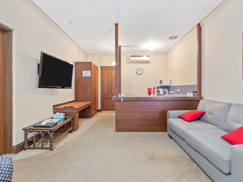 Heritage Country Motel - Stays Accommodation 21