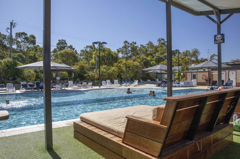 Karrinyup Waters Luxury House Rental - Stays Accommodation 16