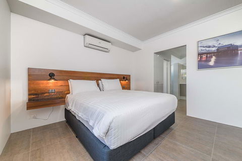 Karrinyup Waters Luxury House Rental - Stays Accommodation 19