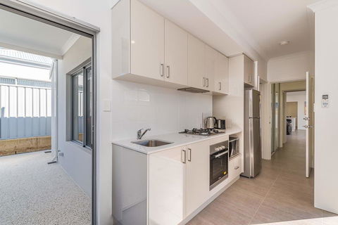 Karrinyup Waters Luxury House Rental - Stays Accommodation 15