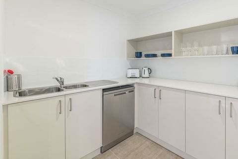 Karrinyup Waters Luxury House Rental - Stays Accommodation 14