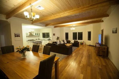 Burton Farmhouse - Stayed 9