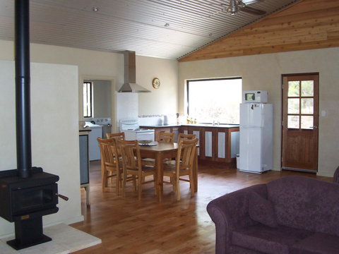 SilverSprings Spa Retreat Pet Friendly Cottages And Glampings - Stayed 11
