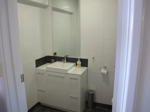 Studio 204 With Harbour, Ocean And Sunset Views From The Balcony - Stays Accommodation 21