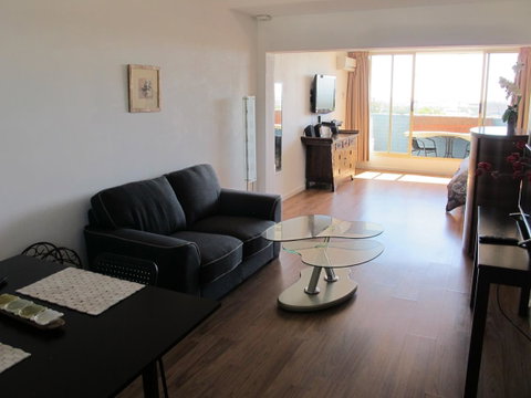 Studio 204 With Harbour, Ocean And Sunset Views From The Balcony - Stays Accommodation 8