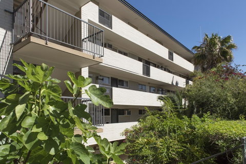 Studio 204 With Harbour, Ocean And Sunset Views From The Balcony - Stays Accommodation 26