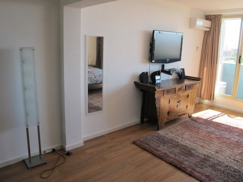 Studio 204 With Harbour, Ocean And Sunset Views From The Balcony - Stays Accommodation 14