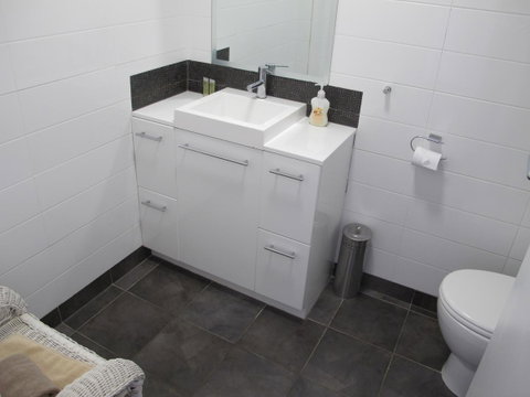 Studio 204 With Harbour, Ocean And Sunset Views From The Balcony - Stays Accommodation 5
