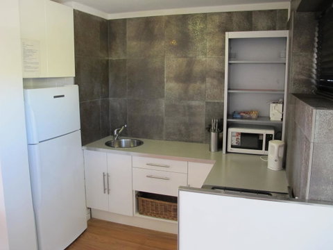 Studio 204 With Harbour, Ocean And Sunset Views From The Balcony - Stays Accommodation 2