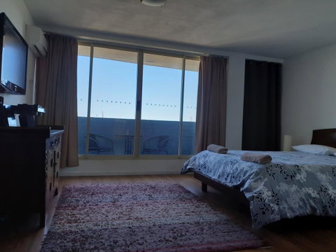 Studio 204 With Harbour, Ocean And Sunset Views From The Balcony - Stays Accommodation 0