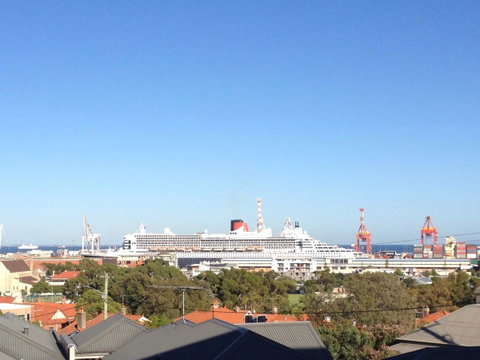 Studio 204 With Harbour, Ocean And Sunset Views From The Balcony - Stays Accommodation 1