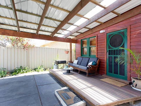 Sunset Cottage - Stays Accommodation 1