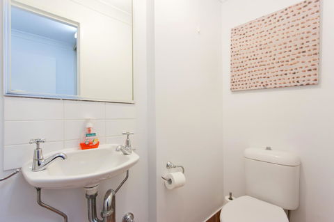 Windows On Pakenham - Stays Accommodation 16