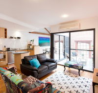 Windows on Pakenham - Stays Accommodation