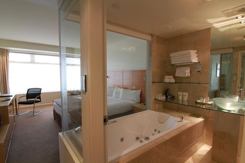 Gateway Hotel By Nightcap Plus - Stayed 44