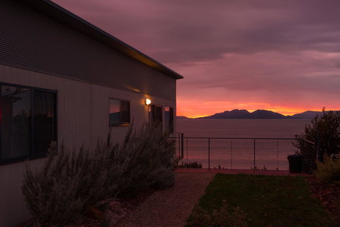 Swansea Beach Chalets - Stayed 38