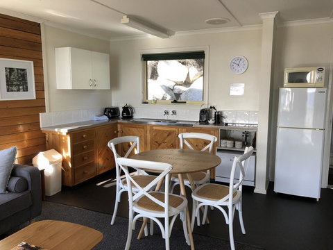 BINALONG BEACH COTTAGE Beachfront At Bay Of Fires Next To Restaurant - Stayed 18