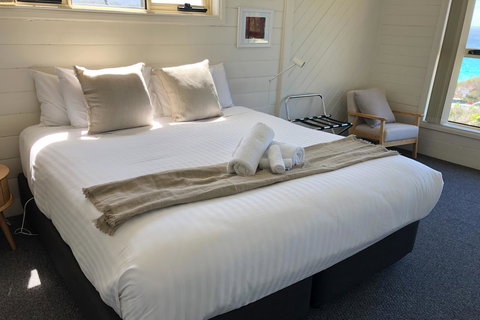 BINALONG BEACH COTTAGE Beachfront At Bay Of Fires Next To Restaurant - Stayed 6