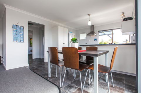 Bircoo Cottage Beach And Golf Getaway - Stays Accommodation 5