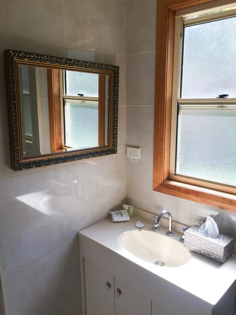 Stanley Hotel & Apartments - Stayed 24