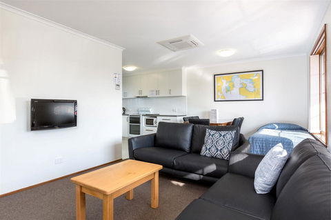 Riverfront Motel & Villas - Stayed 17