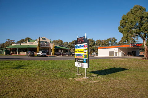 The Sandy Sister - Stayed 33