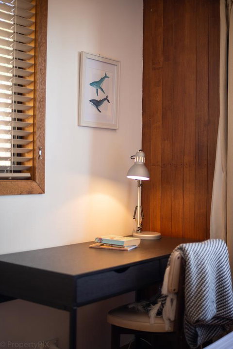 The Sandy Sister - Stayed 30