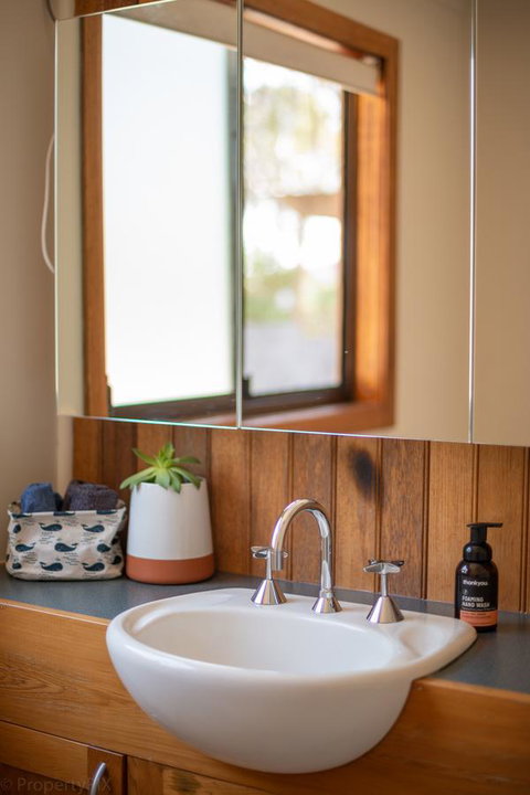 The Sandy Sister - Stayed 25