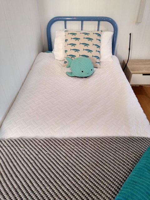 The Sandy Sister - Stayed 12