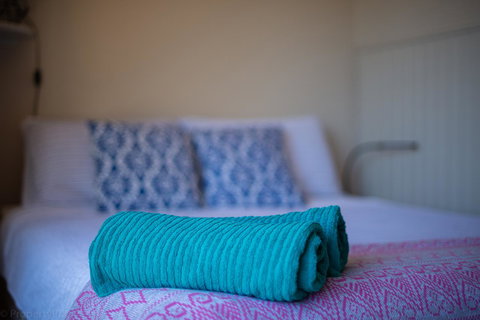 The Sandy Sister - Stayed 22