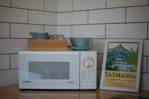 The Sandy Sister - Stayed 29