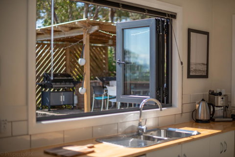 The Sandy Sister - Stayed 38