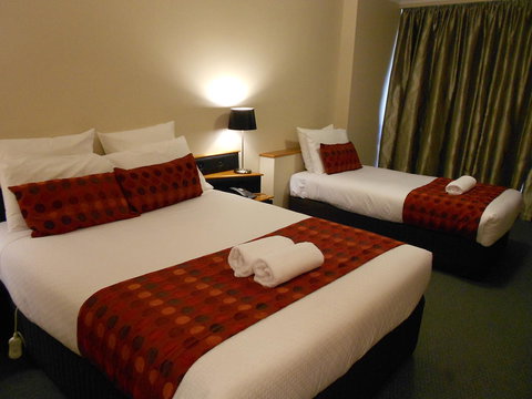 Commodore Regent - Stays Accommodation 35