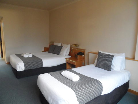 Commodore Regent - Stays Accommodation 43