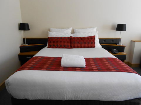 Commodore Regent - Stays Accommodation 2