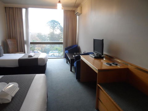 Commodore Regent - Stays Accommodation 42