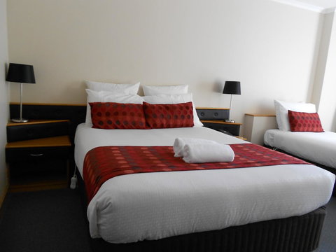 Commodore Regent - Stays Accommodation 7