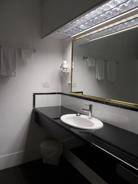 Commodore Regent - Stays Accommodation 23