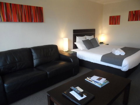 Commodore Regent - Stays Accommodation 6