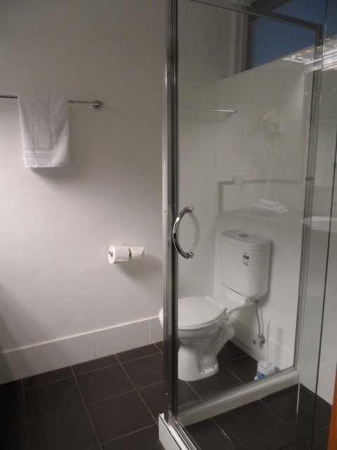 Commodore Regent - Stays Accommodation 20