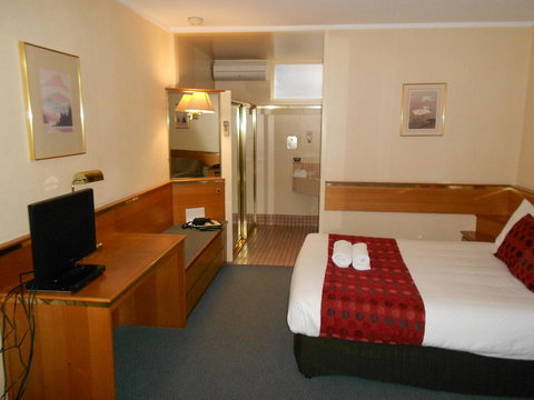Commodore Regent - Stays Accommodation 30