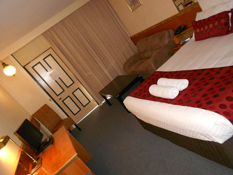 Commodore Regent - Stays Accommodation 3