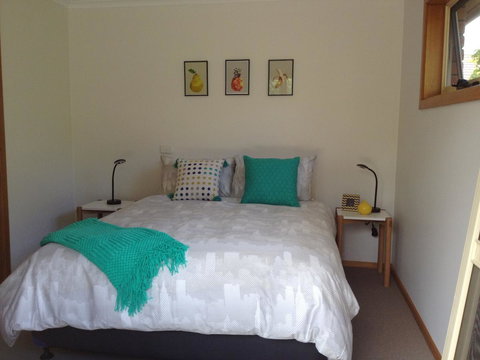 Reflections On The Bay - Stayed 11