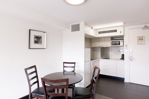 St Ives Apartments - Stayed 25
