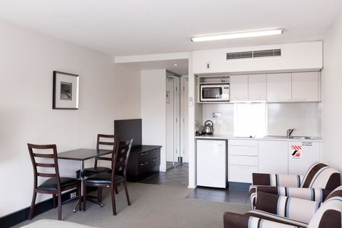 St Ives Apartments - Stayed 14