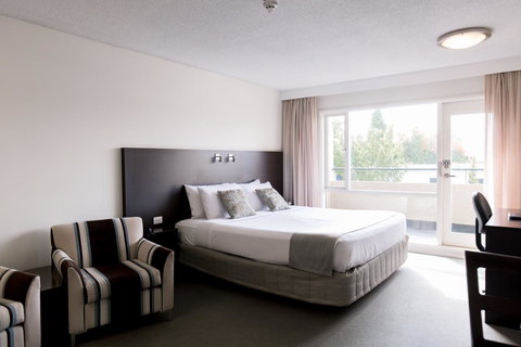 St Ives Apartments - Stayed 17