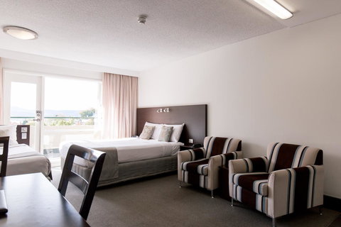 St Ives Apartments - Stayed 8