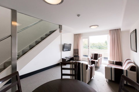 St Ives Apartments - Stayed 24