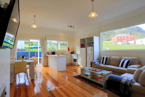 @ The Beach & Not Quite @ The Beach Holiday Cottages - Stanley - Stayed 17